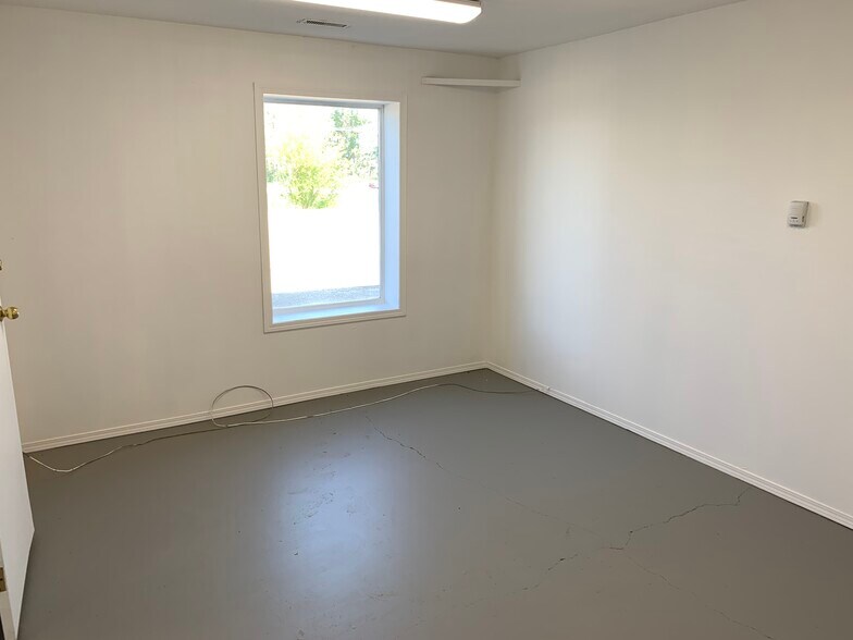 More Photos Of 4000 Landry Ave, Red Deer County Warehouse For Lease