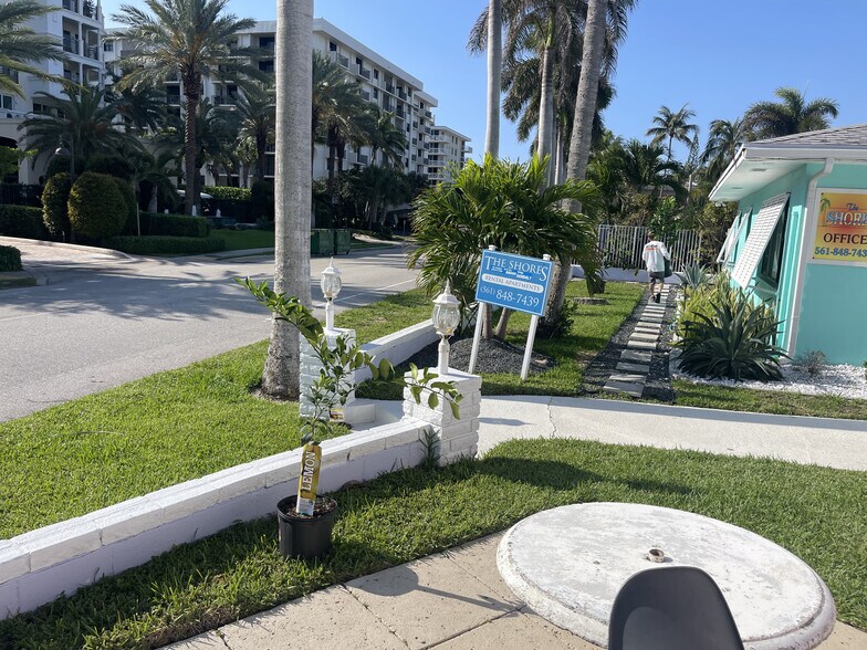More Photos Of 100 Sandal Ln, Palm Beach Shores Apartments For Sale