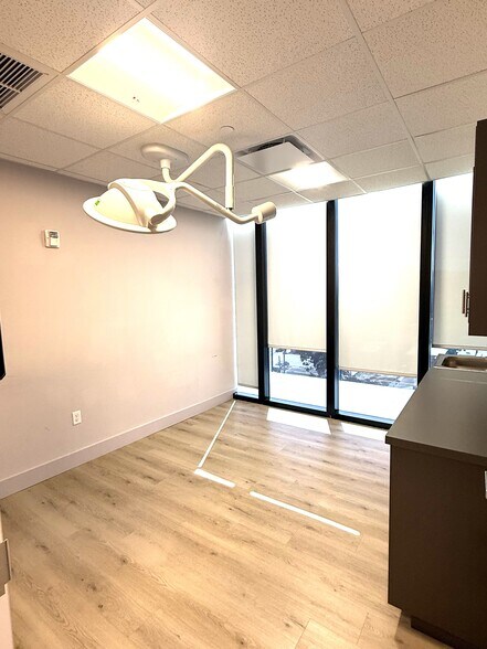 More Photos Of 601 N Federal Hwy, Hallandale Beach Office For Lease