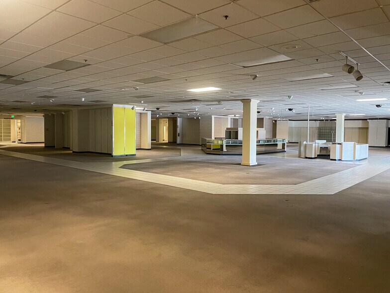 More Photos Of 57930-58132 29 Palms Hwy, Yucca Valley Unknown For Lease