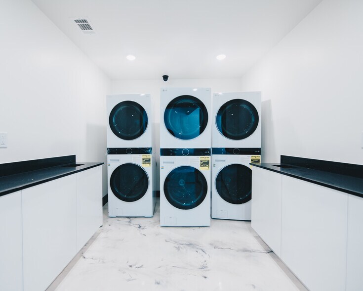 More Photos Of 731 Sandtown Rd SW, Marietta Storefront Retail Office For Sale