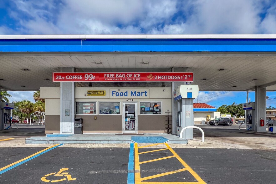 More Photos Of 5704 14th St W, Bradenton Convenience Store For Sale