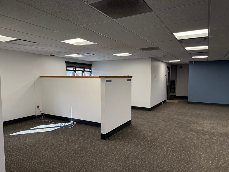 More Photos Of 5926 McIntyre St, Golden Office For Sale