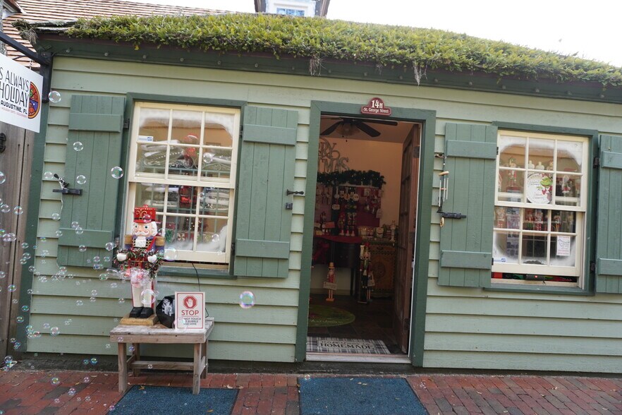 More Photos Of 14 St George St, Saint Augustine Storefront For Lease