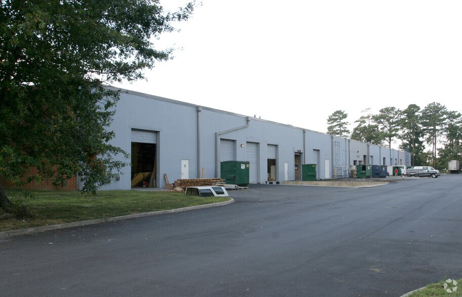 More Photos Of 2700 Avenger Dr, Virginia Beach Flex For Lease