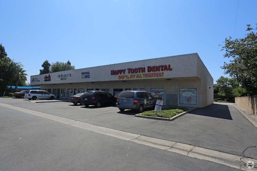 More Photos Of 3520-3530 W 1st St, Santa Ana General Retail For Lease