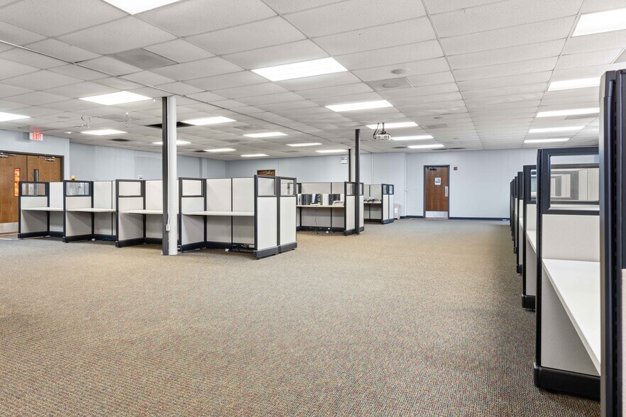 More Photos Of 2122 E Governors Cir, Houston Office For Sale