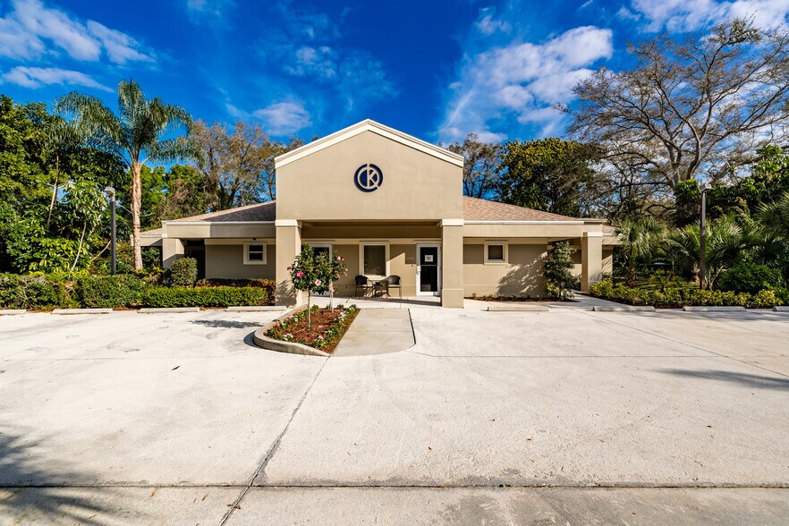 More Photos Of 1965 25th Ave, Vero Beach Office For Sale