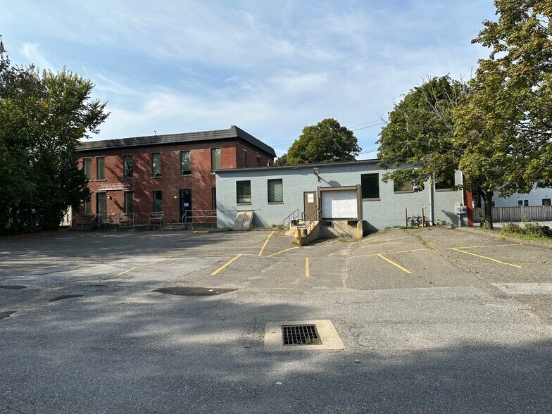 More Photos Of 126 Franklin St, Torrington Light Manufacturing For Sale