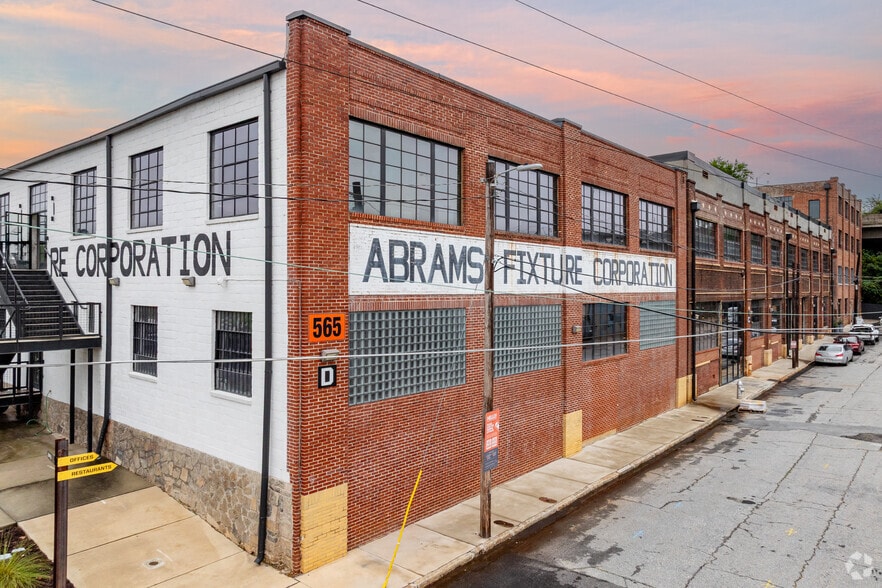 More Photos Of 565 Northside Dr, Atlanta Office For Lease