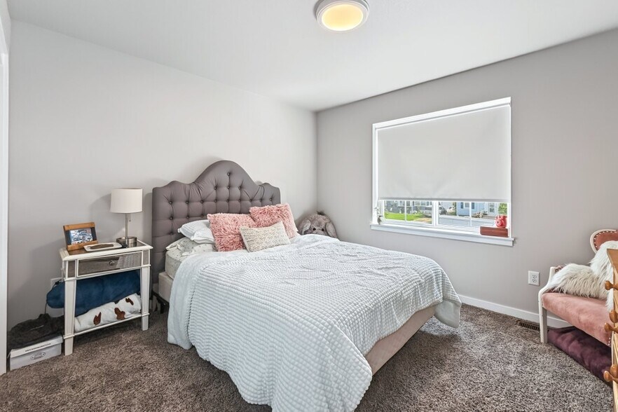 More Photos Of 2018 Otley Ave, Perry Apartments For Sale