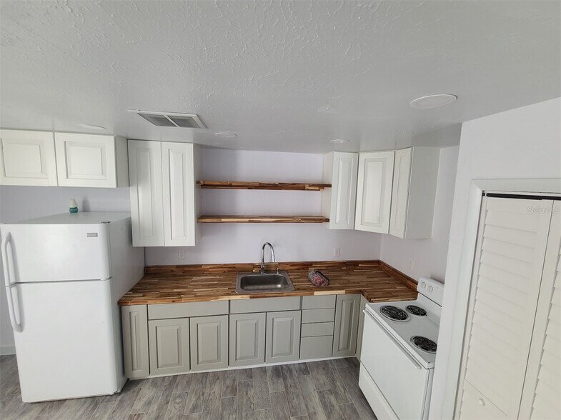 More Photos Of 12210 Genoa Dr, North Port Apartments For Sale