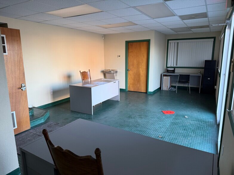 More Photos Of 110 Oak St, Toledo Land For Lease