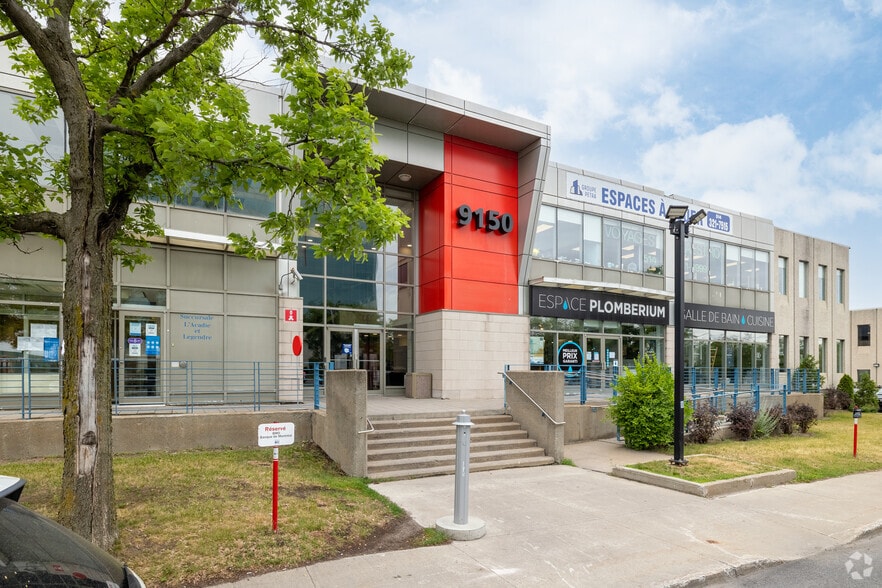 More Photos Of 9150 Boul De L'acadie, Montréal Office For Lease