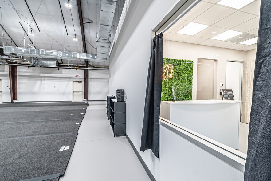 More Photos Of 1210 A St, Waller Medical For Lease