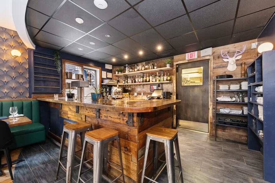 More Photos Of 268 Preston St, Ottawa Storefront For Sale