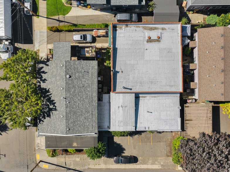 More Photos Of 8325-8337 SE 17th Ave, Portland Freestanding For Sale