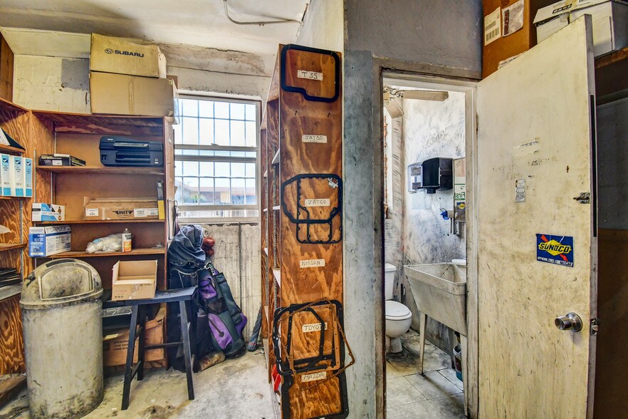 More Photos Of 502 NE 3rd St, Boynton Beach Auto Repair For Sale