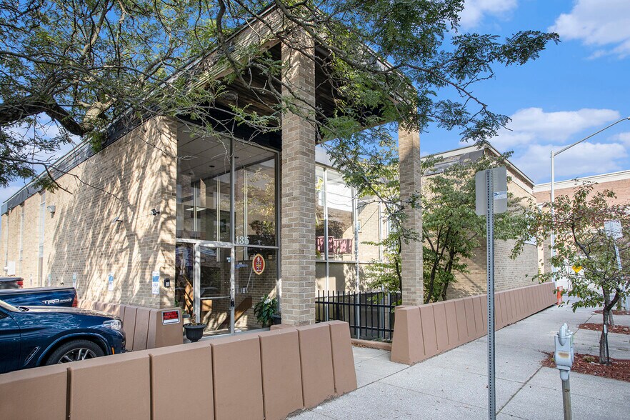 More Photos Of 135 N Church St, Kalamazoo Office Residential For Sale