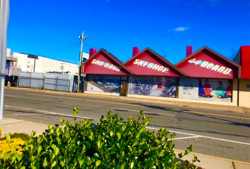 Primary Photo Of 256 N Franklin St, Hempstead General Retail For Sale