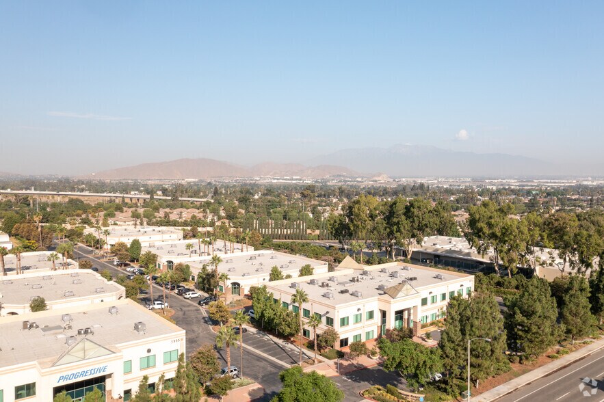 More Photos Of 1825 Chicago Ave, Riverside Office For Lease