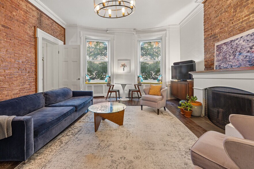 More Photos Of 7 W 16th St, New York Apartments For Sale
