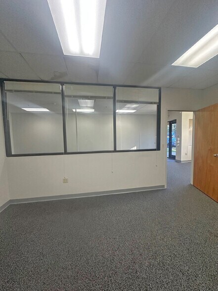 More Photos Of 100 Sebethe Dr, Cromwell Light Distribution For Lease