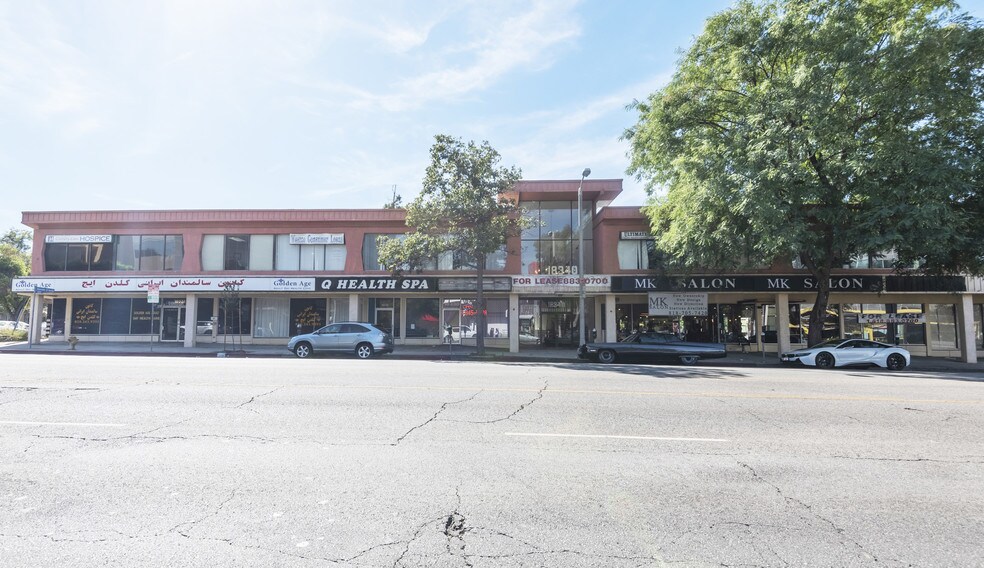 More Photos Of 18330-18350 Ventura Blvd, Tarzana Office For Lease