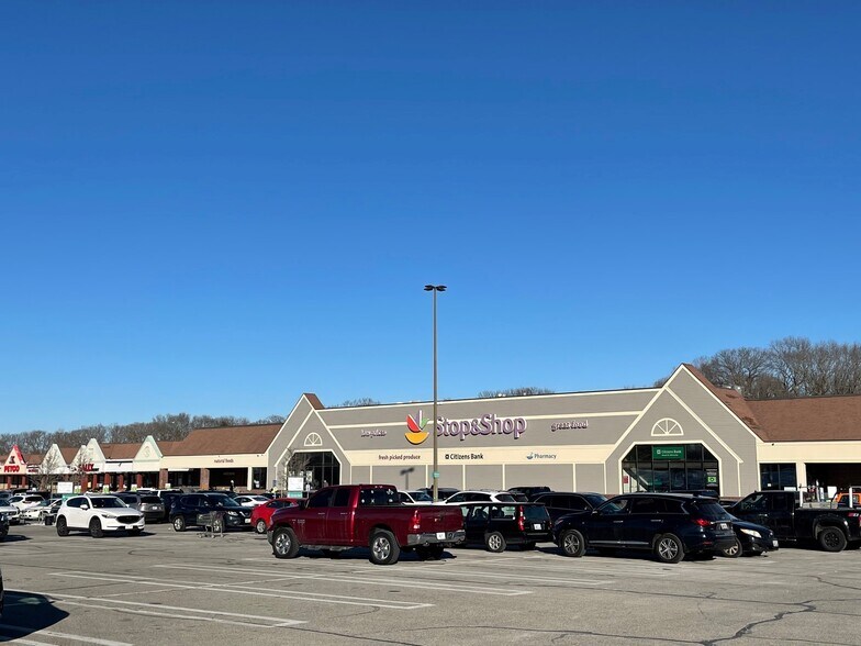 Primary Photo Of 300 Quaker Ln, Warwick Unknown For Lease