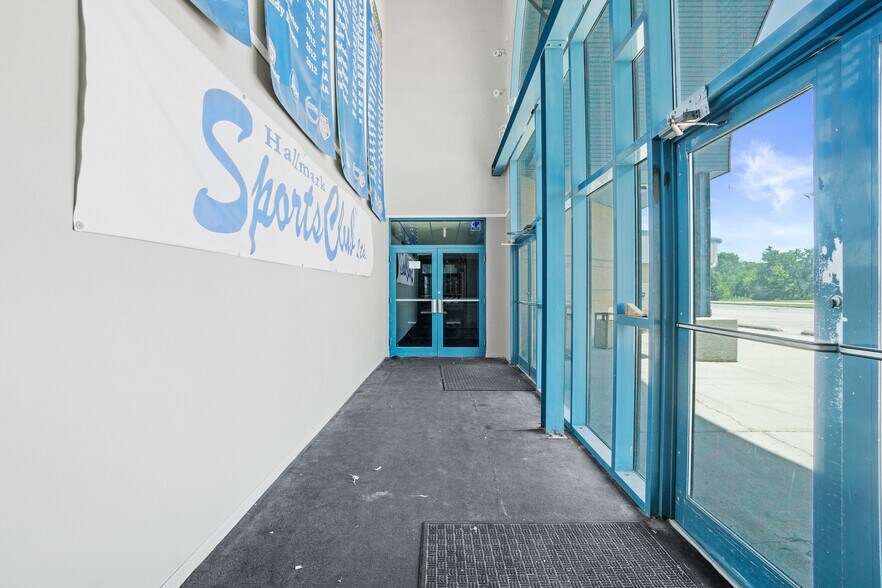 More Photos Of 10850 W Laraway Rd, Frankfort General Retail For Lease