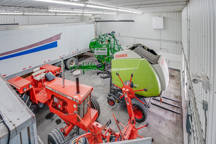 More Photos Of 19 Terry Fox Dr, Vankleek Hill Manufacturing For Sale