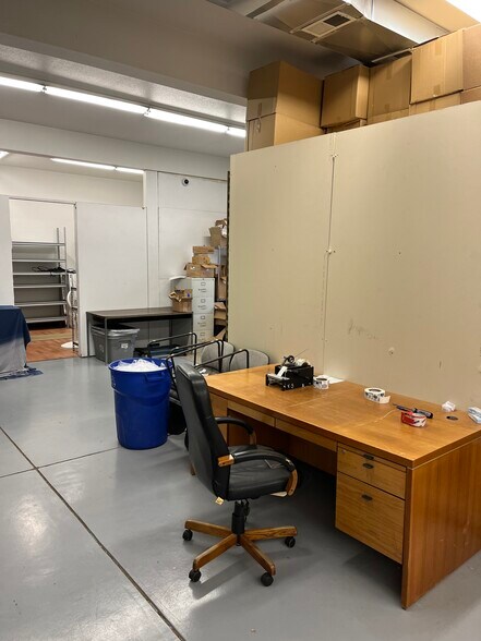 More Photos Of 1040 5th Ave, Lyons Manufacturing For Lease