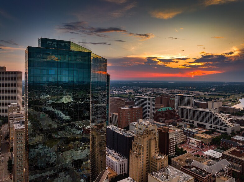 More Photos Of 777 Main St, Fort Worth Office For Lease