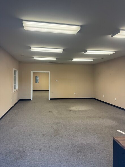 More Photos Of 744 E F Cottrell, Louisburg Light Manufacturing For Lease