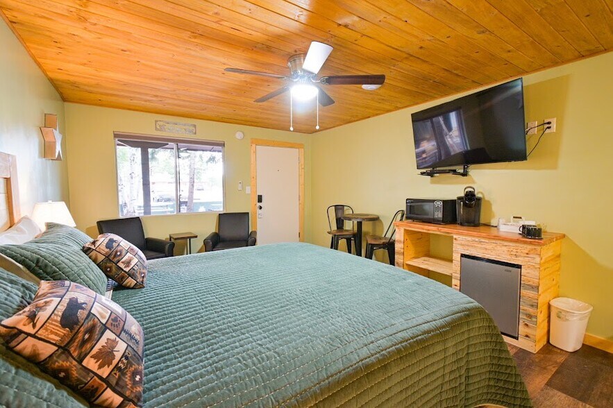 More Photos Of 1842 AZ-260, Heber Hotel For Sale