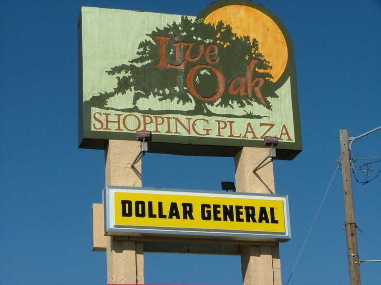 More Photos Of 432-440 E Howard St, Live Oak Unknown For Lease