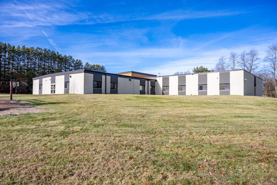 More Photos Of 201 Hoehn dr, Lyndon Station Specialty For Sale