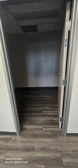 More Photos Of 18040 Sherman Way, Reseda Medical For Lease