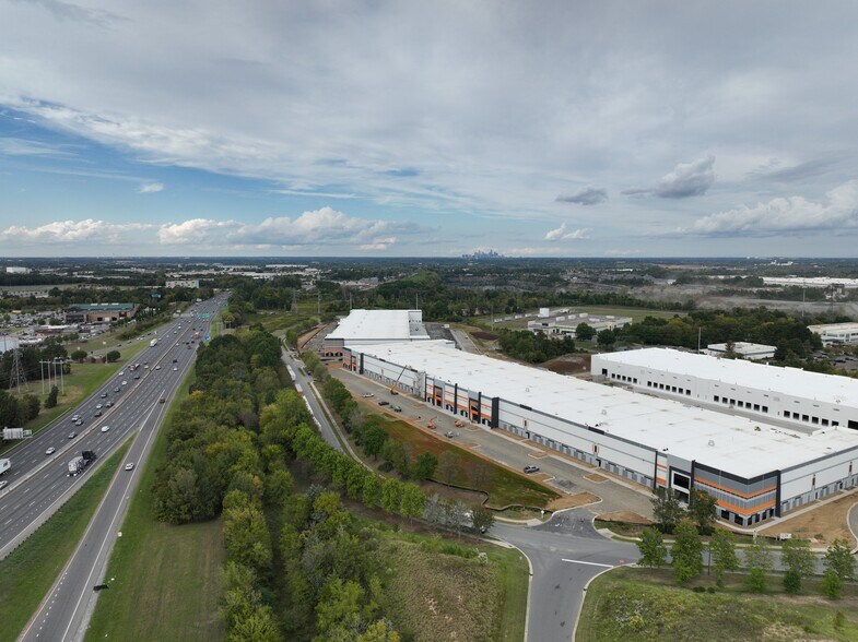 More Photos Of 3480 Stateview Blvd, Fort Mill Unknown For Lease