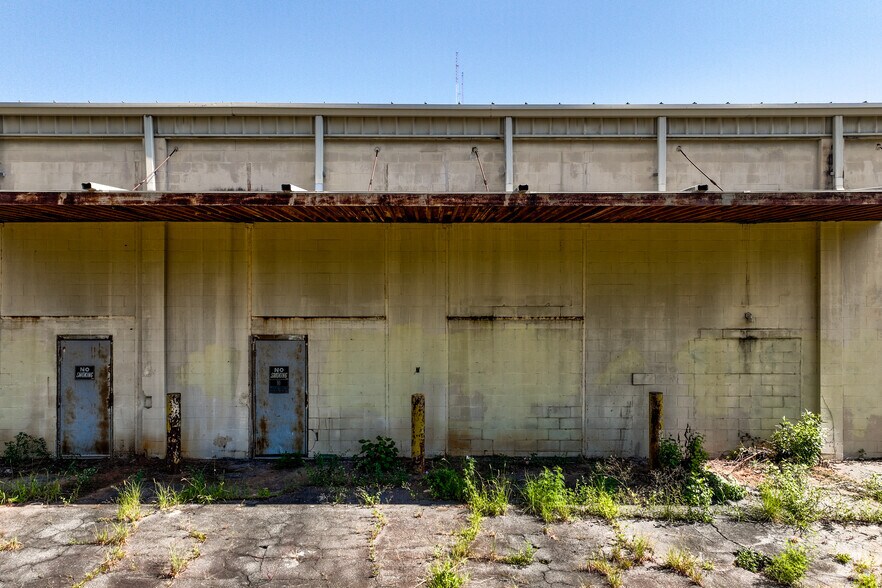 More Photos Of 1420 W Broad Ave, Albany Warehouse For Sale