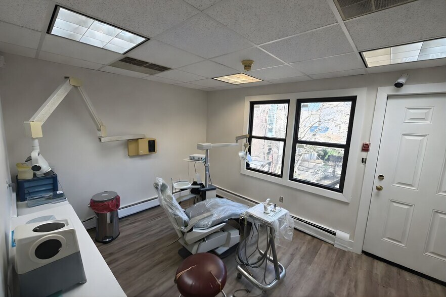More Photos Of 650 Bergen Ave, Jersey City Medical For Lease