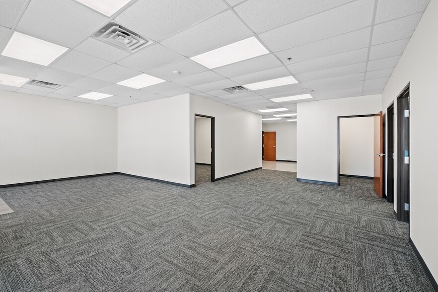 More Photos Of 12317 Technology Blvd, Austin Warehouse For Lease