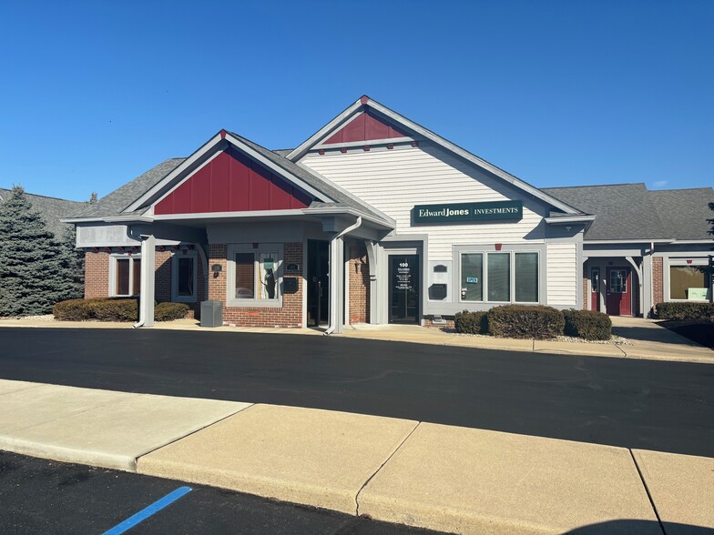 Primary Photo Of 400 W Green Meadows Dr, Greenfield Medical For Lease