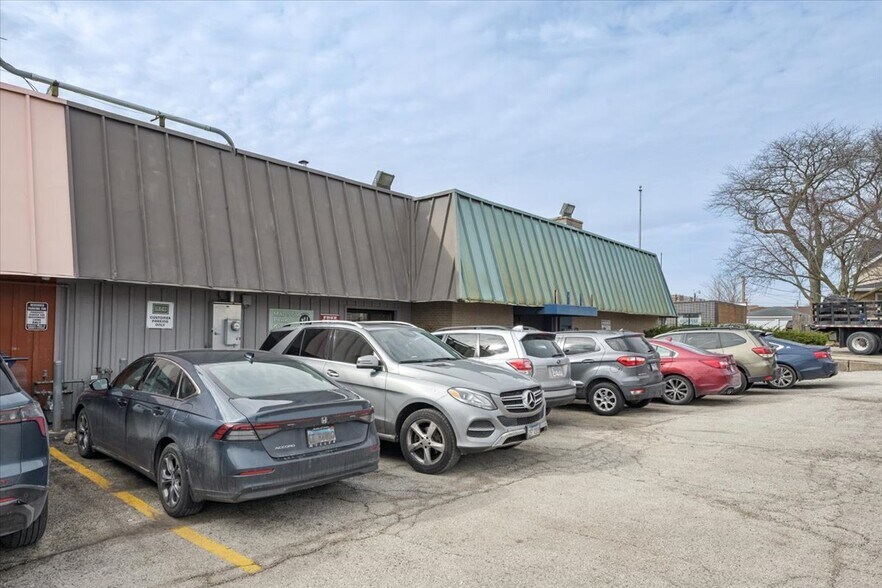 More Photos Of 7525 W Madison St, Forest Park Storefront Retail Office For Sale