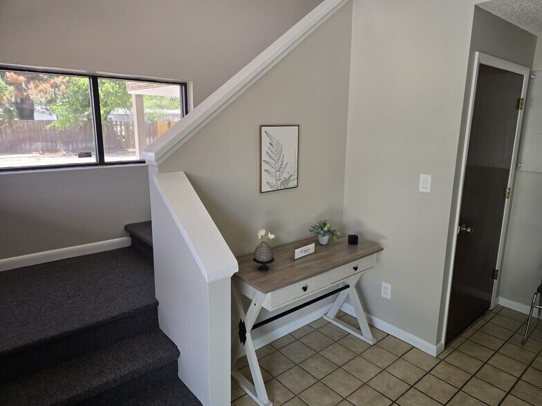 More Photos Of 146 Horizon Ct, Lakeland Office Residential For Lease