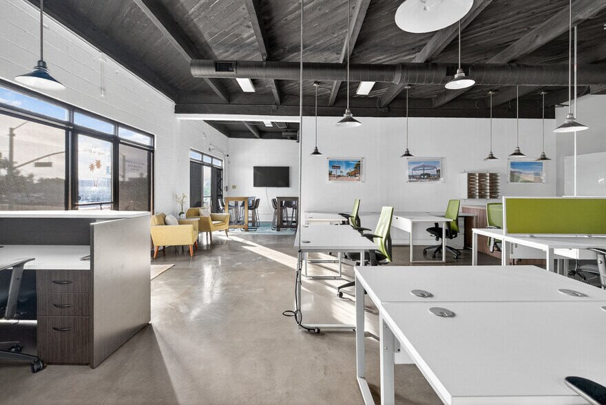 More Photos Of 401 Torrance Blvd, Redondo Beach Unknown For Lease