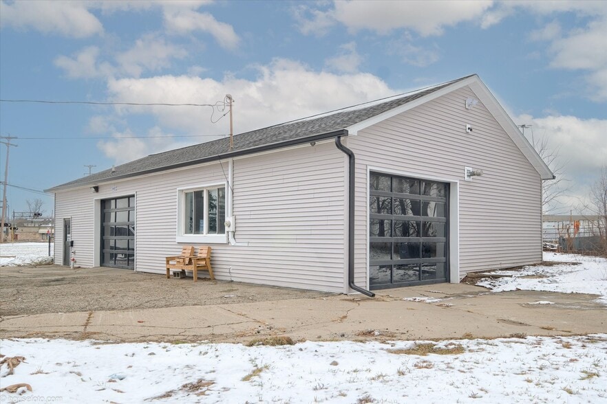 More Photos Of 5482 Miller Rd, Swartz Creek Auto Repair For Sale