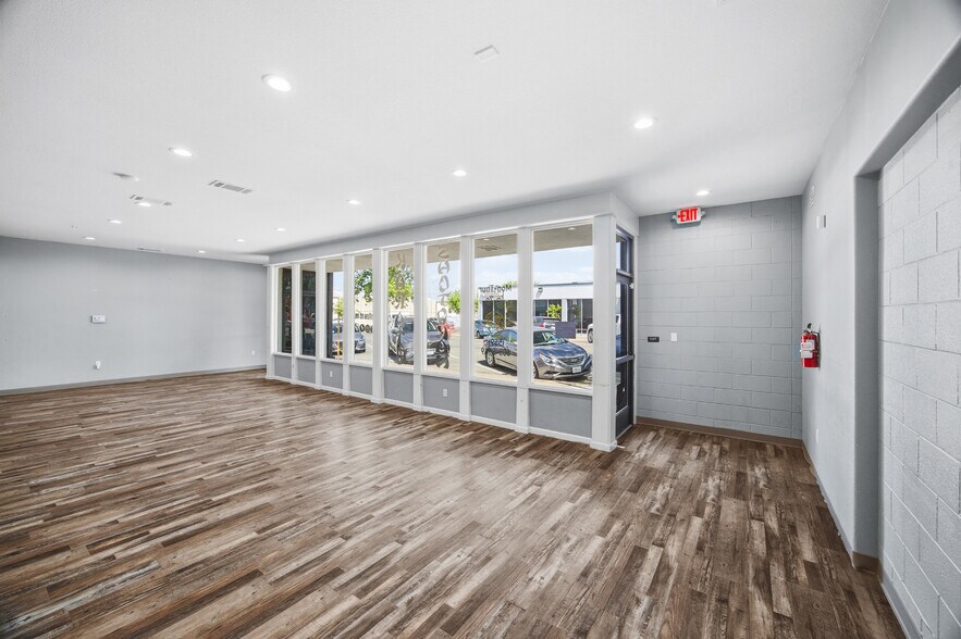 More Photos Of 145-147 N K St, Tulare Office For Sale