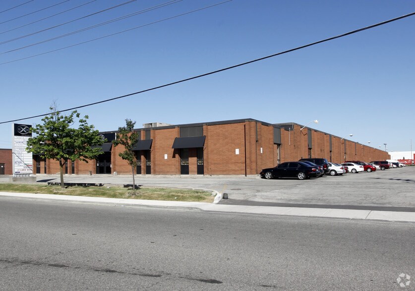 More Photos Of 1625 Sismet Rd, Mississauga Manufacturing For Lease