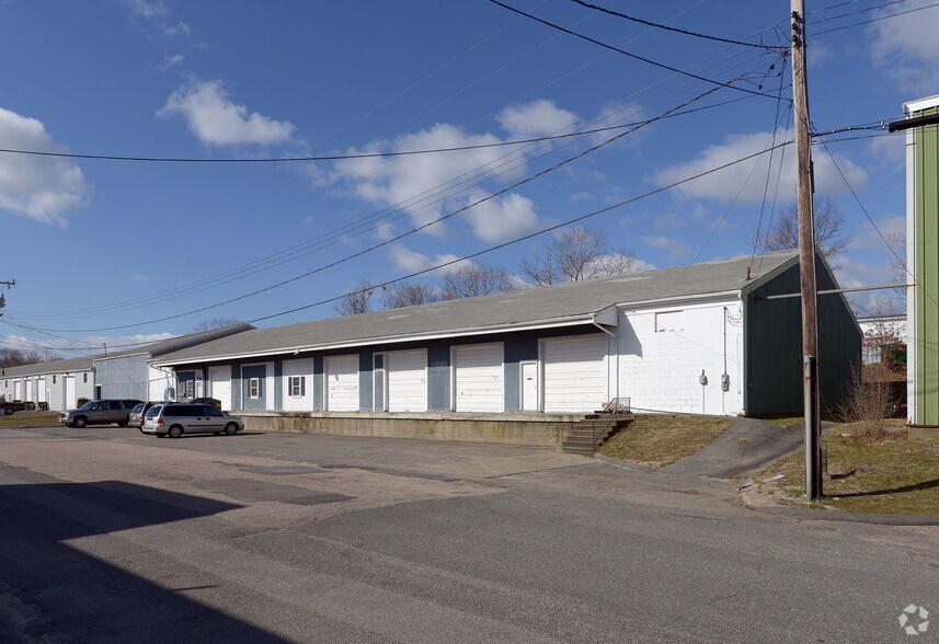 More Photos Of 47 Warehouse Rd, Hyannis Warehouse For Lease